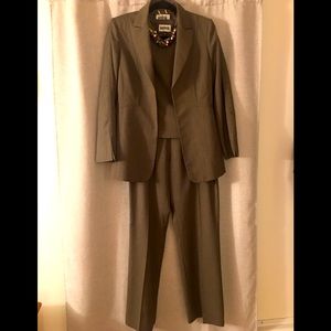 Kasper Women's Olive Blazer & Suit Jacket Set